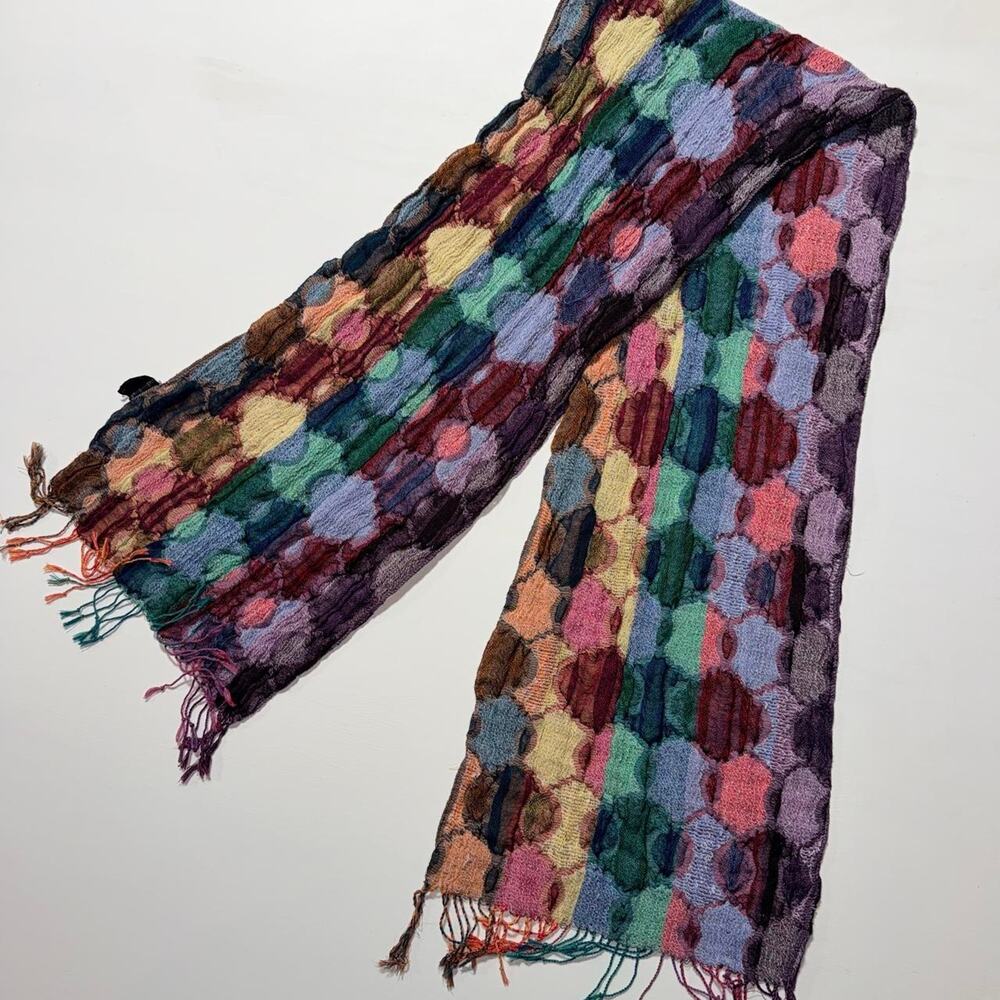 Multicolored hexagonal patterned scarf - Picture 3 of 4